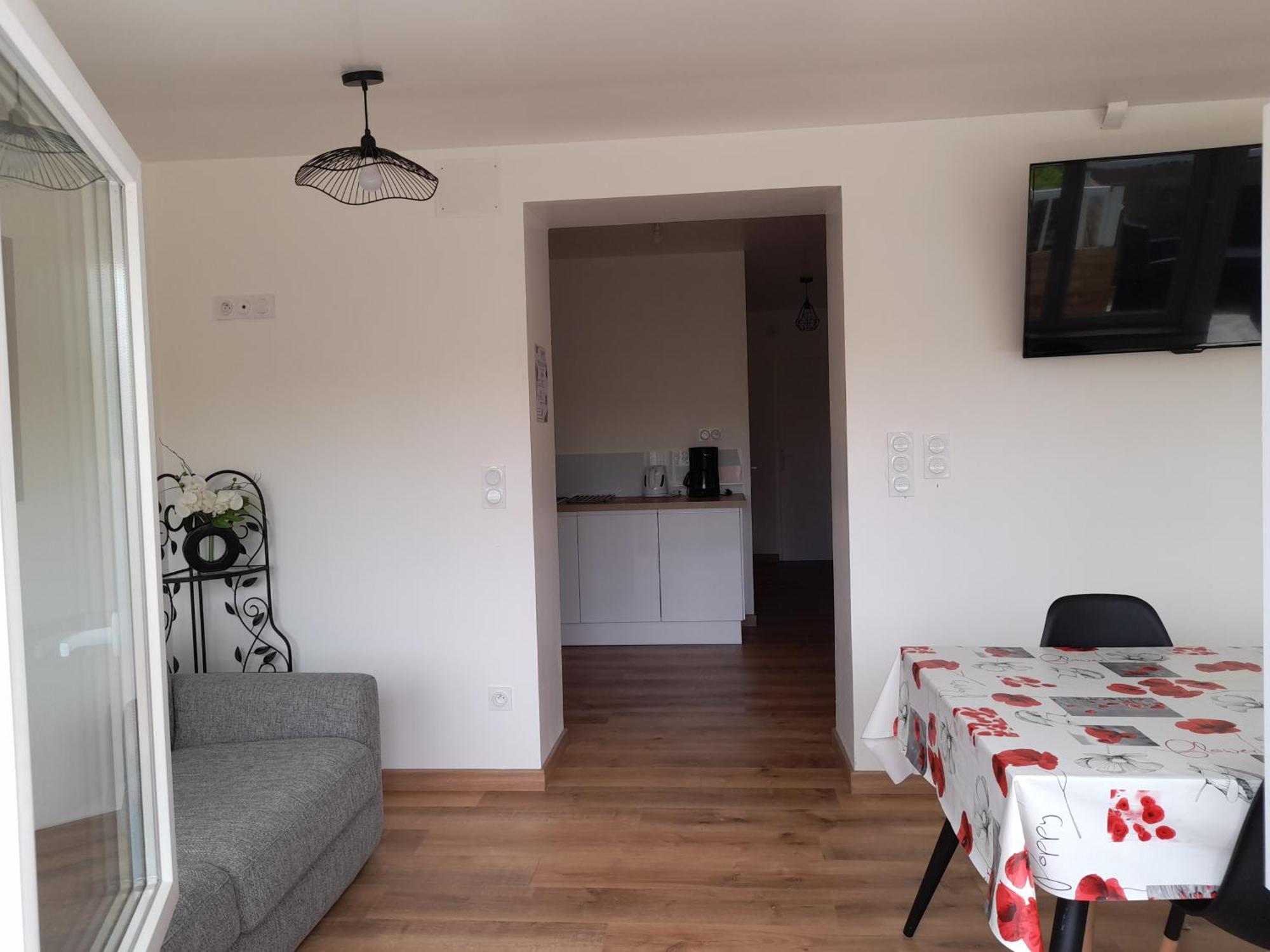 Logement Lumineux Avec Terrasse La Roche-sur-Yon Esterno foto