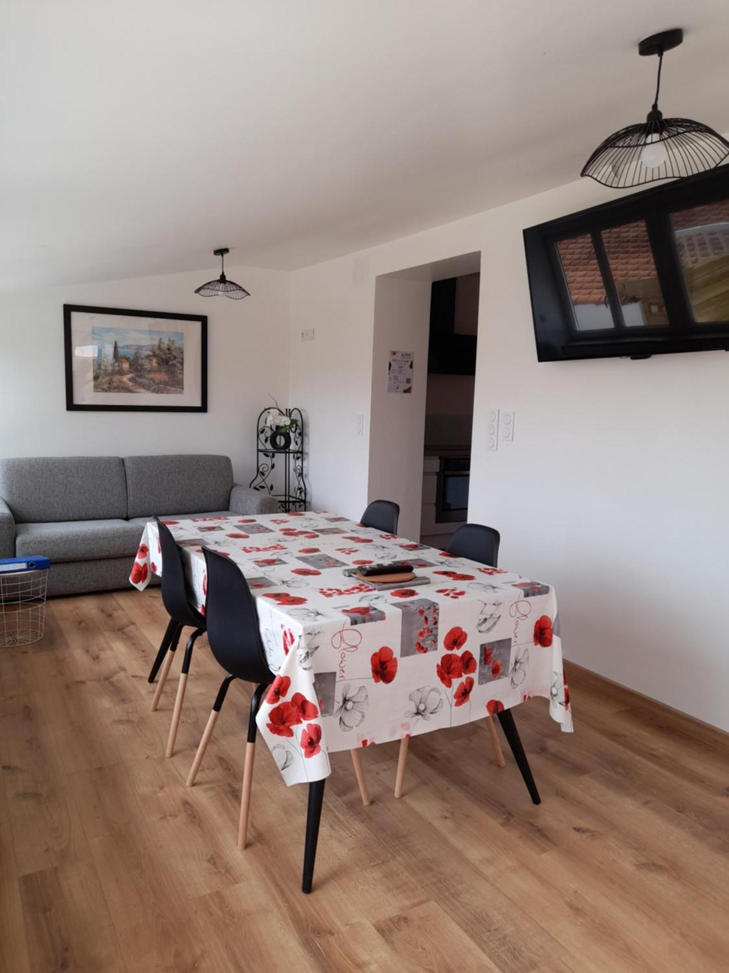 Logement Lumineux Avec Terrasse La Roche-sur-Yon Esterno foto